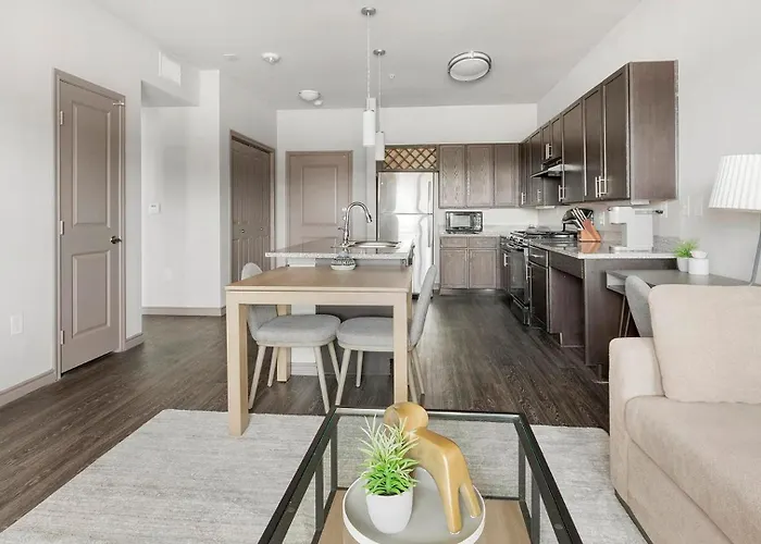 Landing Beautiful 1bd Game Pool Apartment *