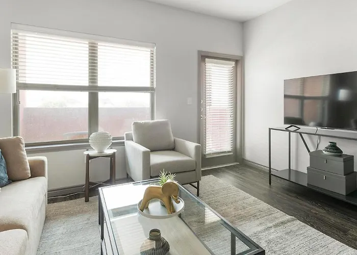 Landing Beautiful 1bd Game Pool Fort Worth