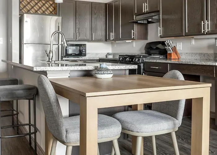 Landing Beautiful 1bd Game Pool Apartment