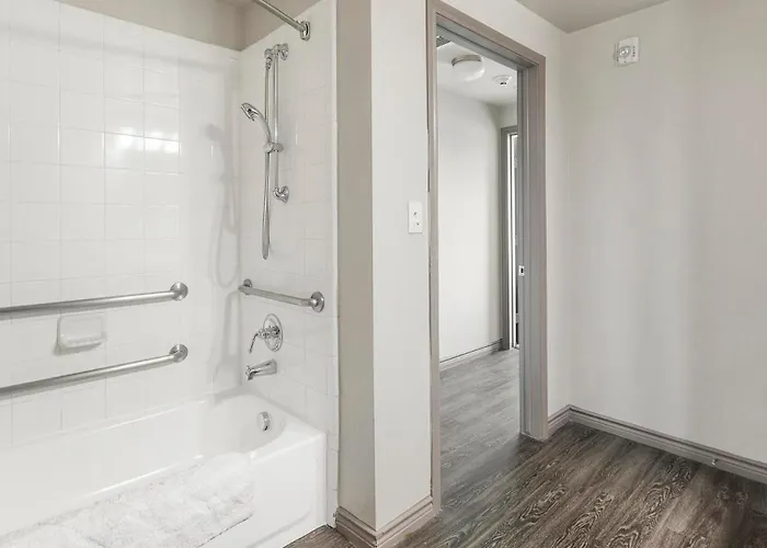 Landing Beautiful 1bd Game Pool Fort Worth
