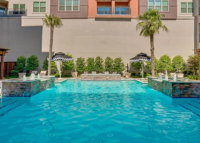 Landing Beautiful 1bd Game Pool