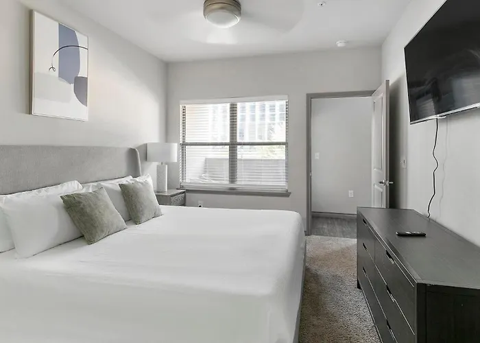 Landing Beautiful 1bd Game Pool Apartment