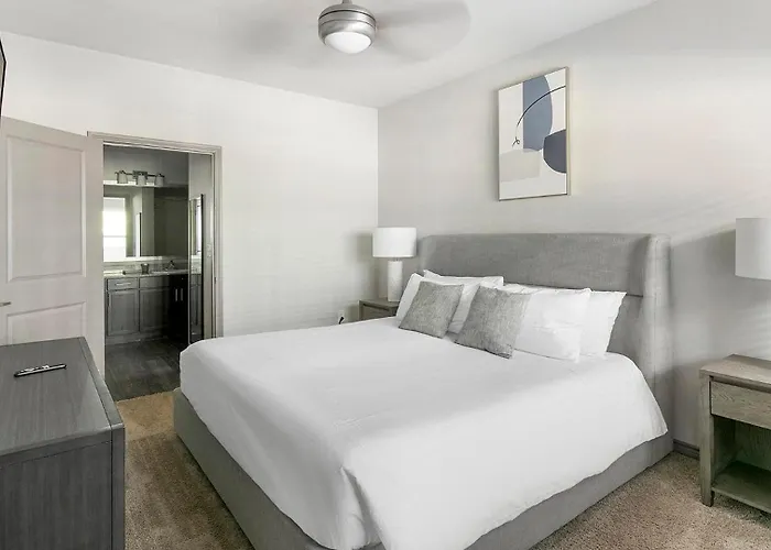 Landing Beautiful 1bd Game Pool Apartment