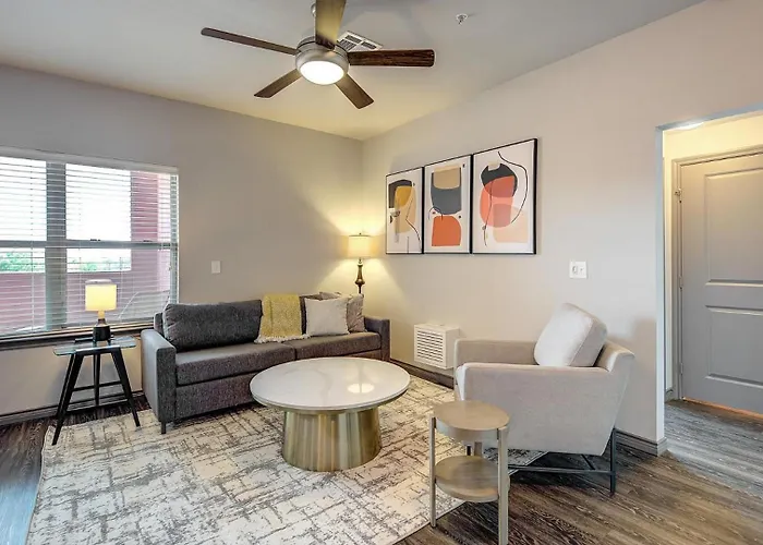 Landing Beautiful 1bd Game Pool
