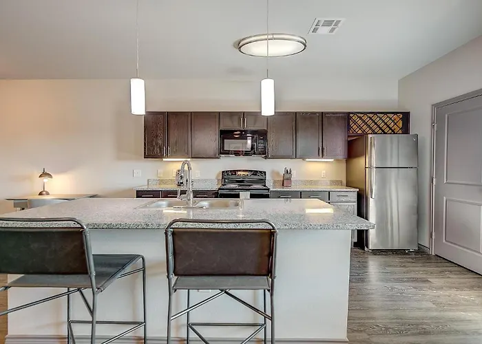 Landing Beautiful 1bd Game Pool Apartment