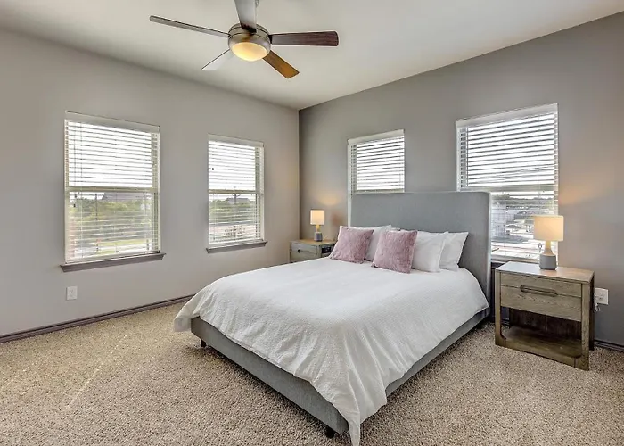 Landing Beautiful 1bd Game Pool * Fort Worth