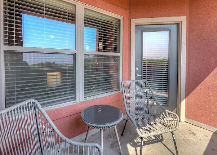 Landing Beautiful 1bd Game Pool Fort Worth